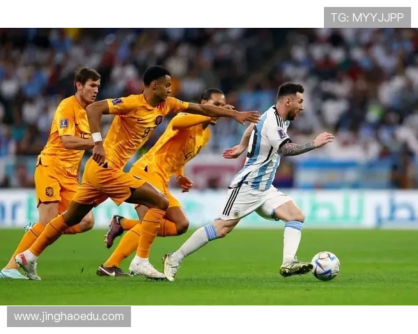 90年代足球巨星梅罗崛起之路与传奇瞬间的辉煌回顾